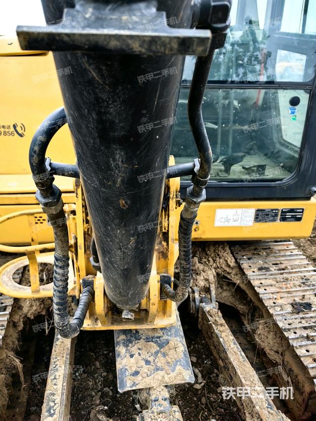 大臂根部?斜（工作和回轉(zhuǎn)裝置）