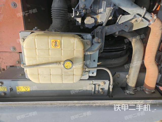水箱+風(fēng)扇特寫(上車部件) 水箱+風(fēng)扇特寫(上車部件)