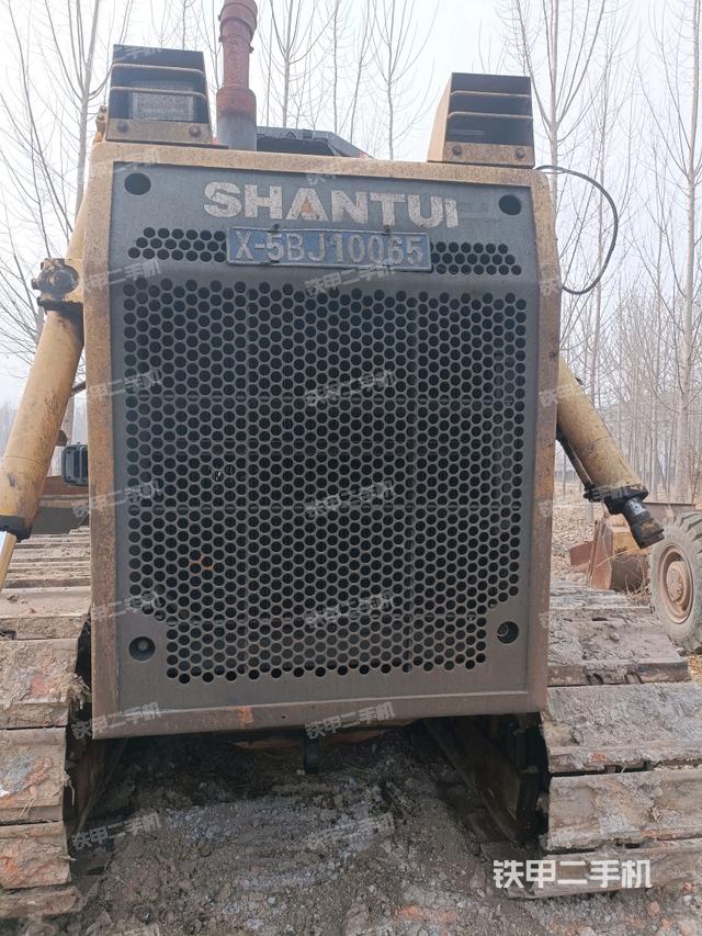 設(shè)備正前全景(推土機(jī)整車外觀) 設(shè)備正前全景(推土機(jī)整車外觀)