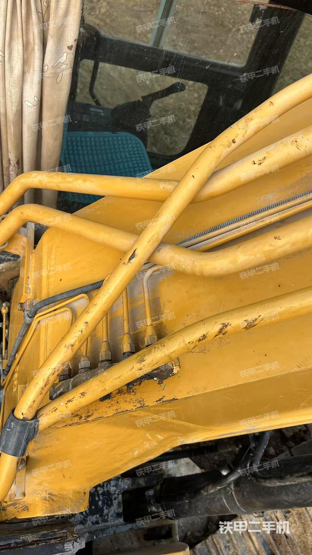 大臂背部俯視（工作和回轉(zhuǎn)裝置）