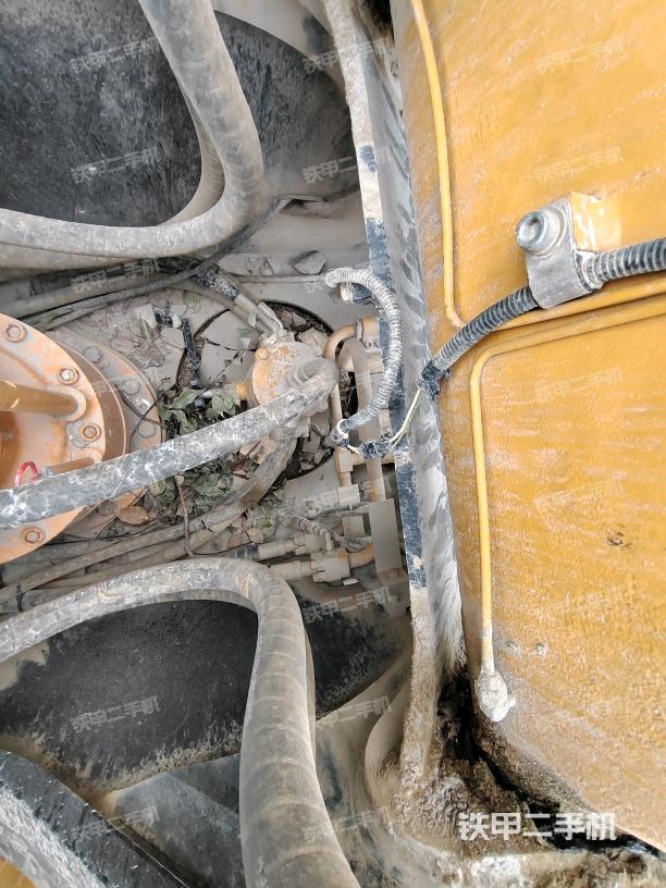 中央回轉(zhuǎn)接頭特寫（上車部件）