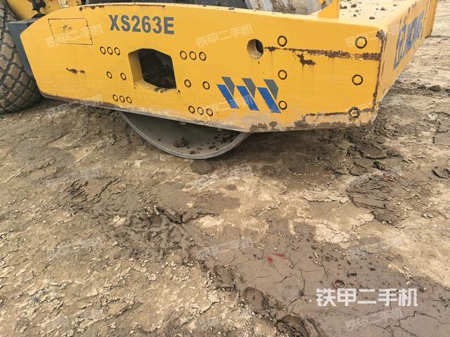 前車架正右側(cè)（壓路機(jī)前后車架）