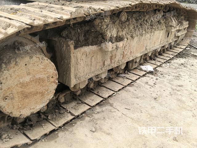 左側(cè)履帶整體?（行走機(jī)構(gòu)）