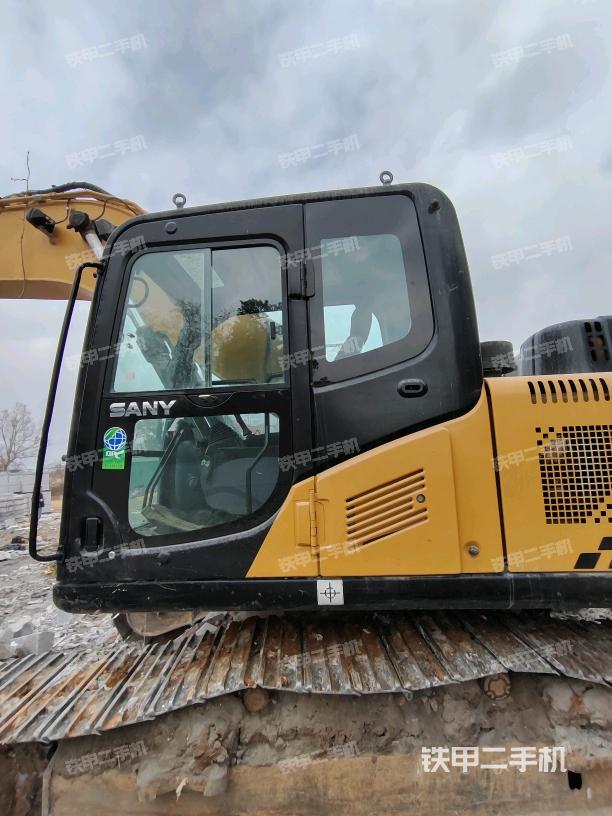 駕駛室正側(cè)（駕駛室部分）