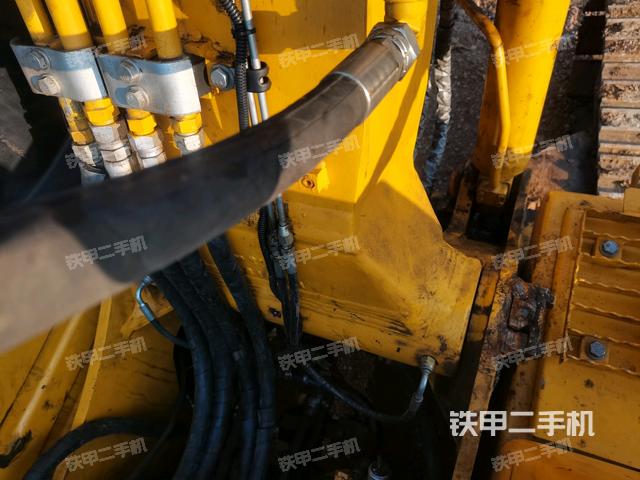 大臂根部?斜視(工作和回轉(zhuǎn)裝置) 大臂根部?斜視(工作和回轉(zhuǎn)裝置)