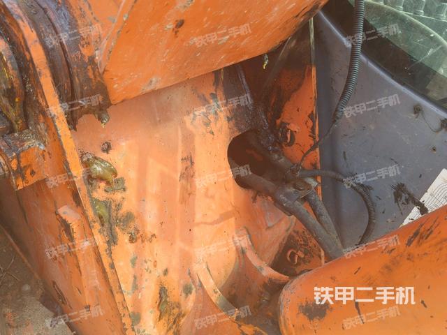 轉(zhuǎn)盤和下車架正前（工作和回轉(zhuǎn)裝置）