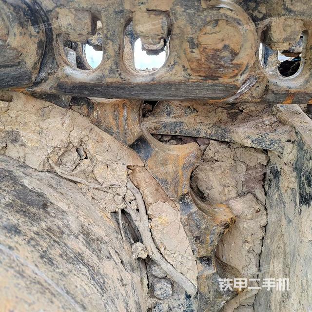 右驅(qū)動輪（行走機構(gòu)）