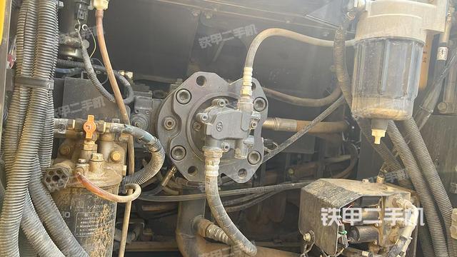 液壓泵斜45?左(大件艙室) 液壓泵斜45?左(大件艙室)