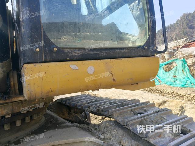 駕駛室左后45度(駕駛室部分) 駕駛室左后45度(駕駛室部分)