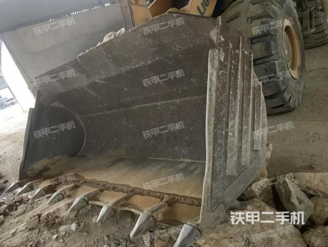 工作裝置整體（整機(jī)外觀及大件）