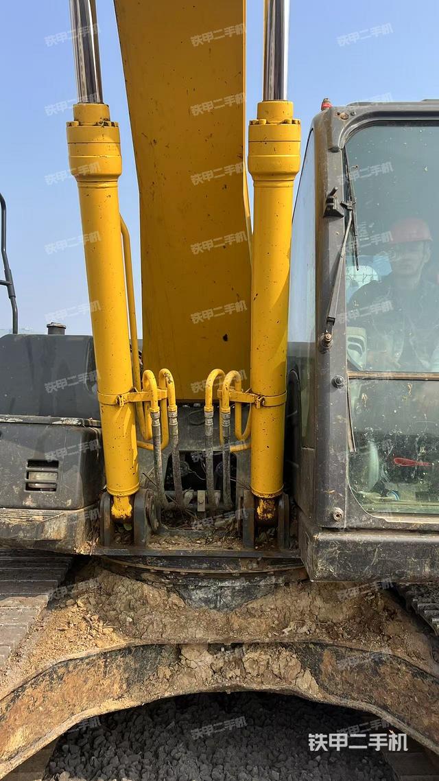 大臂油缸整體?豎拍(工作和回轉(zhuǎn)裝置) 大臂油缸整體?豎拍(工作和回轉(zhuǎn)裝置)