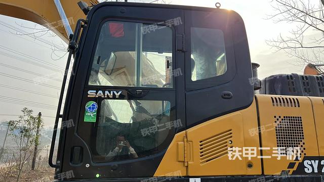 駕駛室左前45度（駕駛室部分）