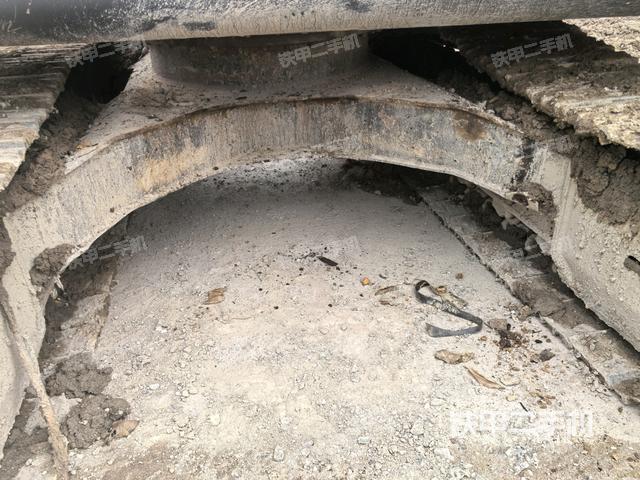 轉(zhuǎn)盤和下車架正前（工作和回轉(zhuǎn)裝置）