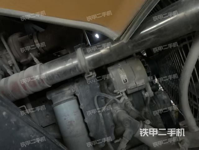 發(fā)動(dòng)機(jī)右側(cè)（整機(jī)外觀及大件）