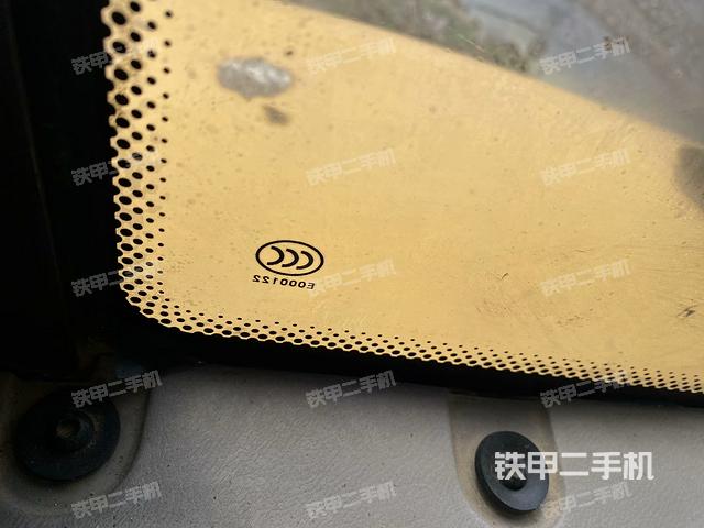 后窗玻璃角標(biāo)（駕駛室部分）