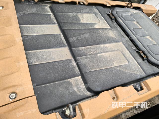 駕駛室頂部俯視（上車部件）