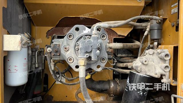 液壓泵斜45?左（大件艙室）