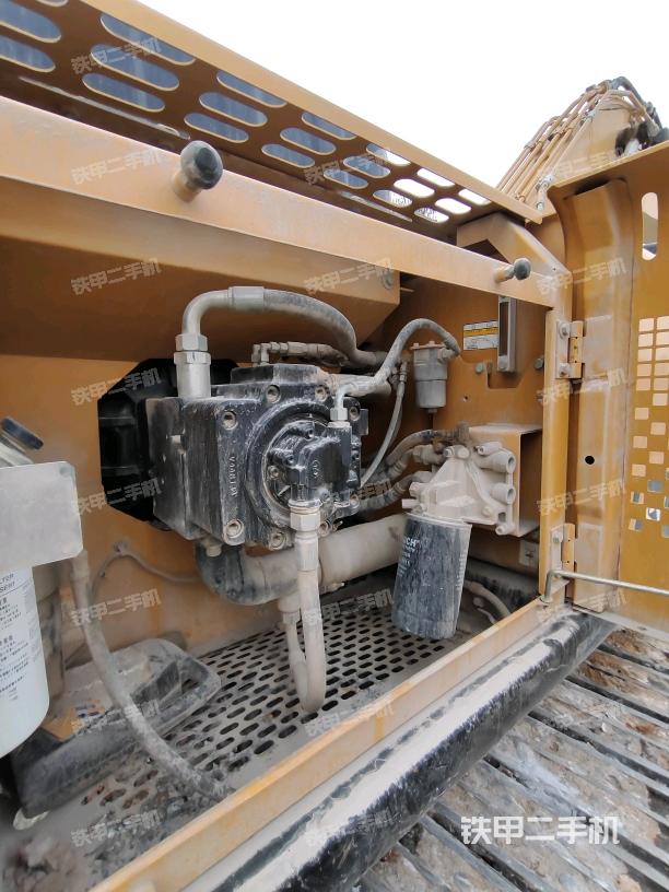 液壓泵斜45?右（大件艙室）