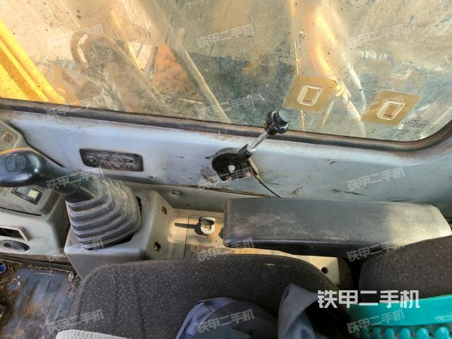 座椅右側控制臺/鑰匙門/油門/含右手柄（駕駛室部分）