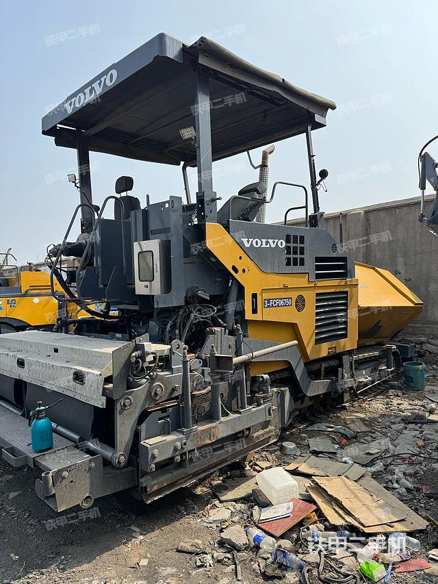 整機(jī)右后45°(設(shè)備外觀及核心部件) 整機(jī)右后45°(設(shè)備外觀及核心部件)