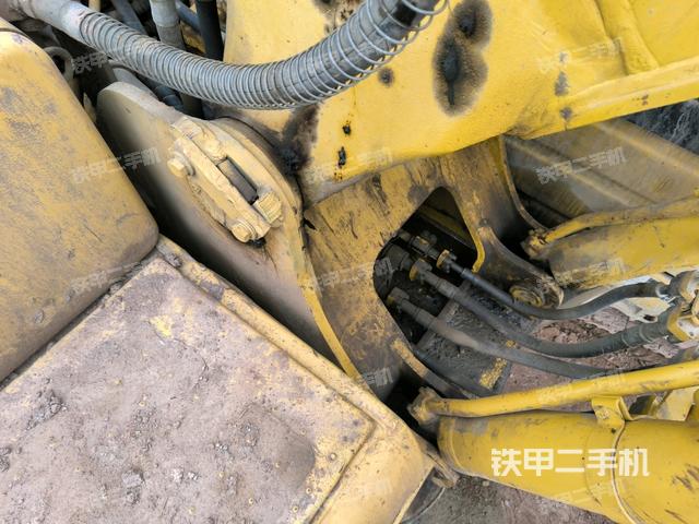 大臂根部?斜視(工作和回轉(zhuǎn)裝置) 大臂根部?斜視(工作和回轉(zhuǎn)裝置)