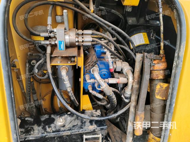 回轉(zhuǎn)馬達(dá)（上車部件）