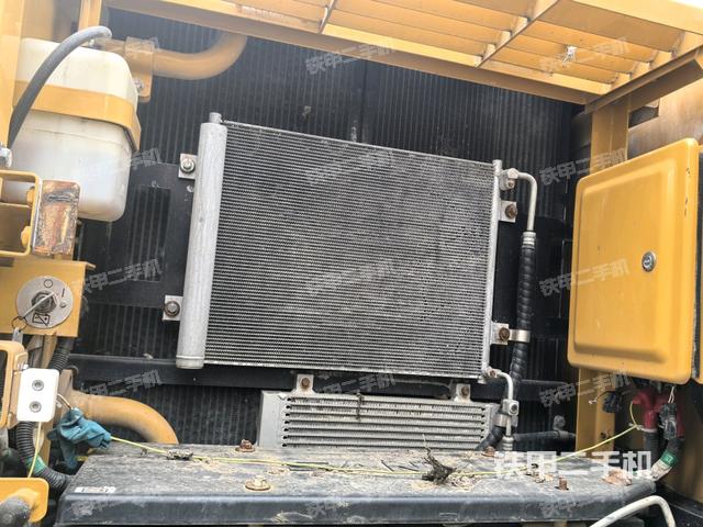 散熱器正面（大件艙室）