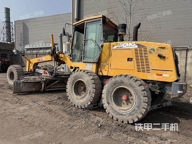 整機(jī)左側(cè)(設(shè)備外觀及核心部件) 整機(jī)左側(cè)(設(shè)備外觀及核心部件)