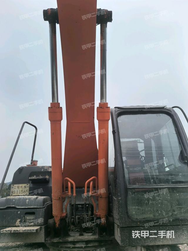 大臂油缸整體?豎拍（工作和回轉(zhuǎn)裝置）