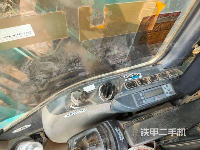 駕駛室整體（整機外觀）