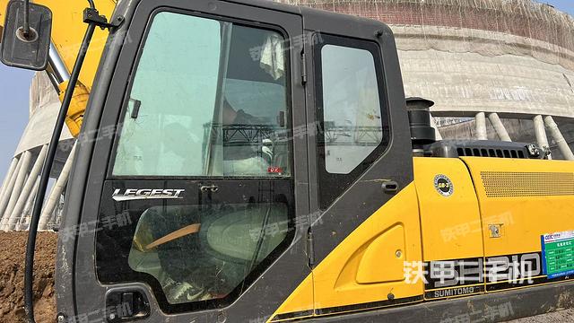 駕駛室左前45度(駕駛室部分) 駕駛室左前45度(駕駛室部分)