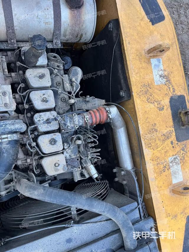 發(fā)動(dòng)機(jī)整體俯視(整機(jī)外觀) 發(fā)動(dòng)機(jī)整體俯視(整機(jī)外觀)