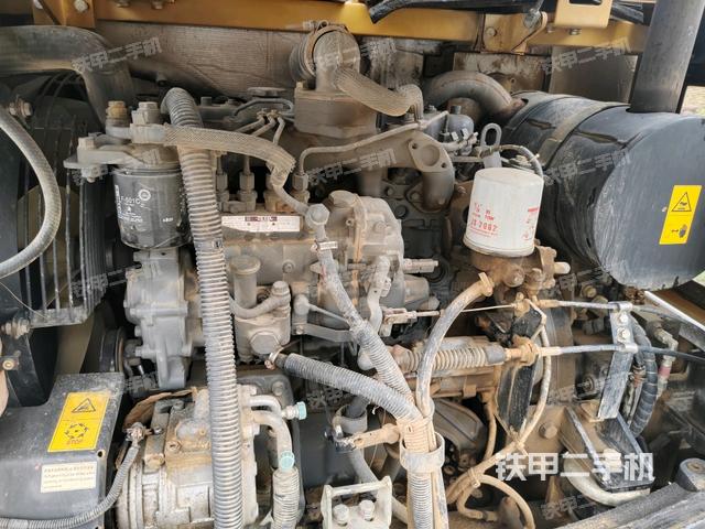 發(fā)動(dòng)機(jī)室（上車部件）