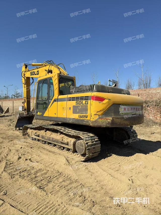 駕駛室頂部（整機(jī)外觀）