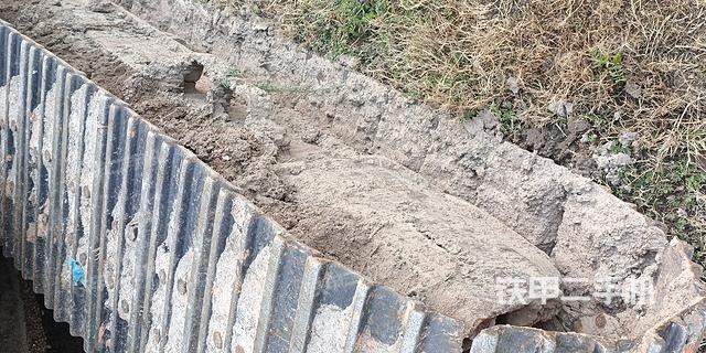 单侧履带整体（整机外观）