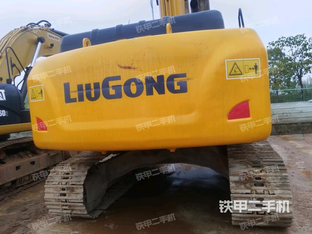 轉(zhuǎn)盤和下車架正前（工作和回轉(zhuǎn)裝置）