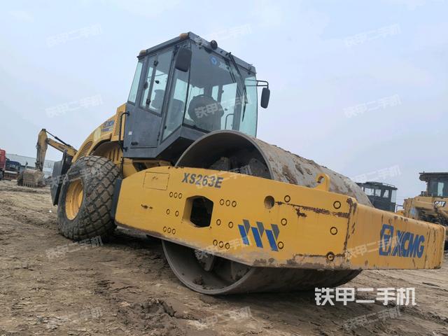 右前45°（壓路機(jī)整機(jī)外觀）