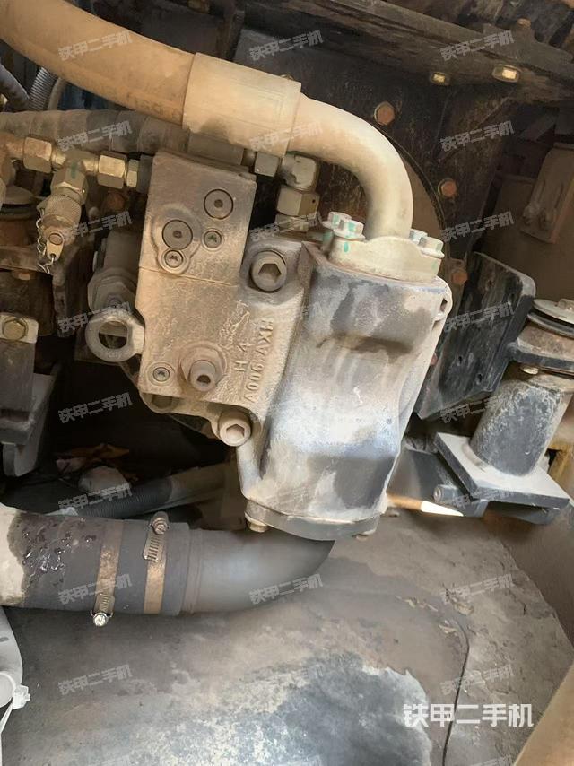 液壓泵艙室正面整體（整機(jī)外觀）