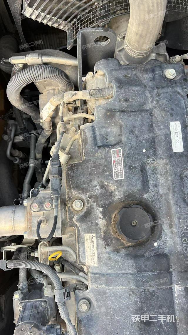 氣門室蓋螺絲特寫（上車部件）