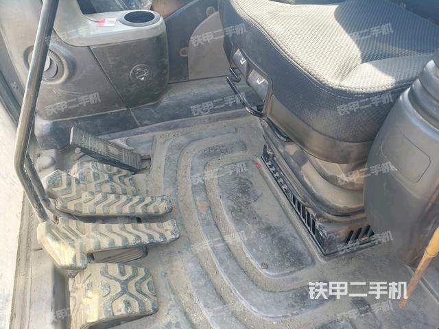 座椅后部(駕駛室部分) 座椅后部(駕駛室部分)