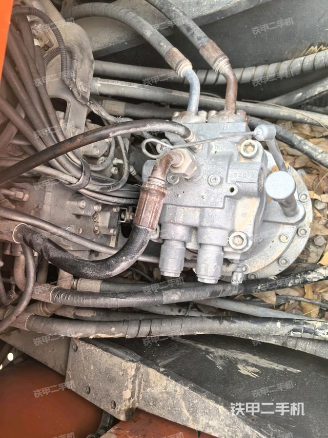 回轉(zhuǎn)馬達(dá)（上車部件）