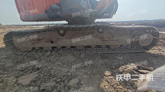 單側(cè)履帶整體（整機(jī)外觀）