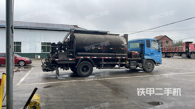 整机右侧（设备外观及核心部件）