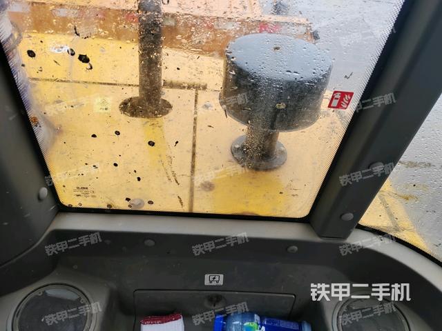 后窗玻璃角標(駕駛室部分) 后窗玻璃角標(駕駛室部分)