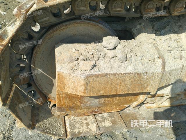 右側(cè)履帶整體(行走機(jī)構(gòu)) 右側(cè)履帶整體(行走機(jī)構(gòu))