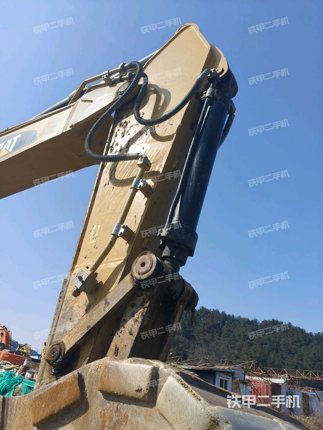 大臂整體?右側(cè)(工作和回轉(zhuǎn)裝置) 大臂整體?右側(cè)(工作和回轉(zhuǎn)裝置)