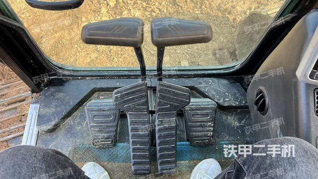 后窗玻璃角標(biāo)（駕駛室部分）