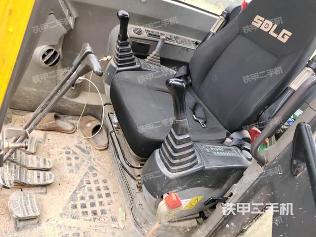 頂棚整體(駕駛室部分) 頂棚整體(駕駛室部分)