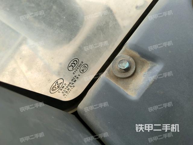 后窗玻璃角標(駕駛室部分) 后窗玻璃角標(駕駛室部分)