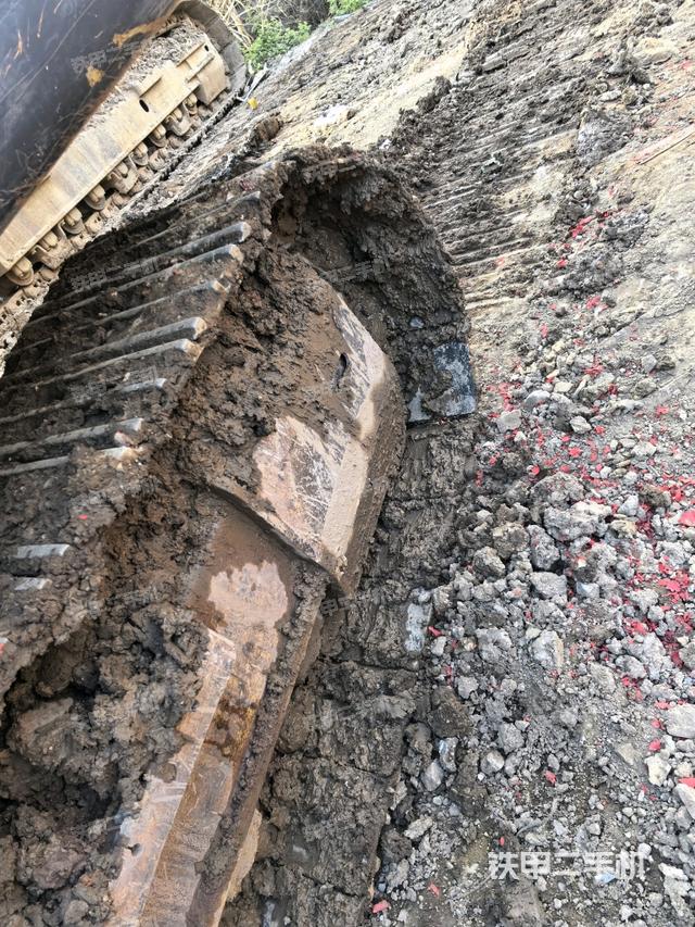 左側(cè)履帶整體?（行走機(jī)構(gòu)）